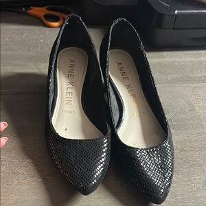 Anne Klein Black Women's Shoes kitten heel 7.5